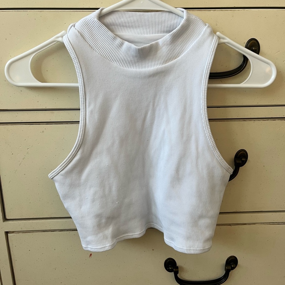 ALO Yoga White Sleeveless Crop Tank Top